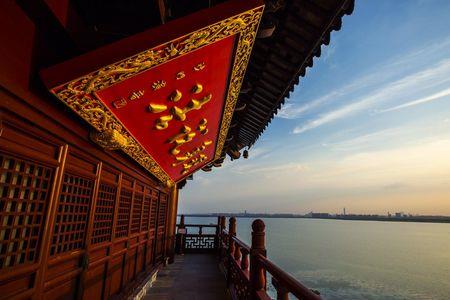 苏州重元寺和西园寺哪个名气大