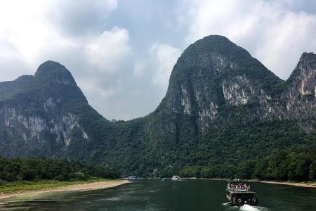 景色秀丽神奇是什么意思