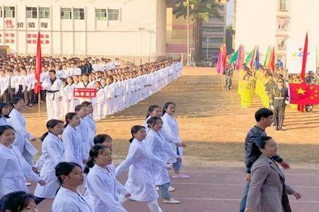 西双版纳职业技术学院多少学生