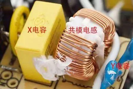 触发器和电容器有什么区别