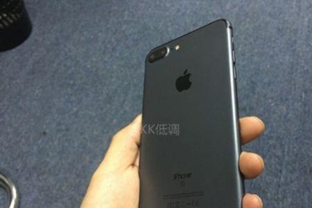 暗区突围iphone7可以玩吗