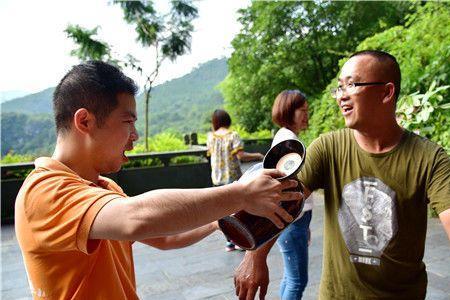 泼酒是什么意思