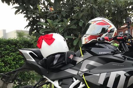 r6跟春风250哪个好一点