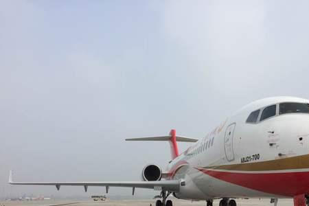 arj121飞机多少座