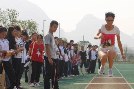 桂林医学院的正门是哪个