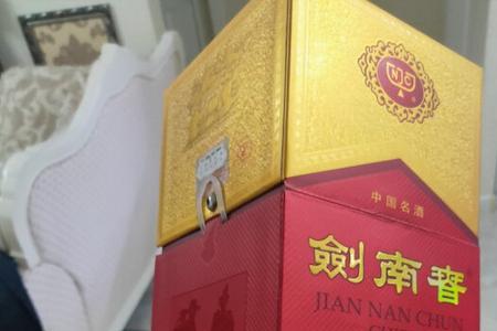 52度白酒的溶质和溶剂是什么