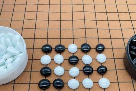 五子棋中间断了一颗子还算吗