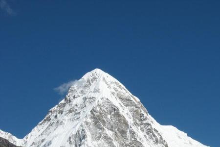 珠穆朗玛峰岩升雪降的原因