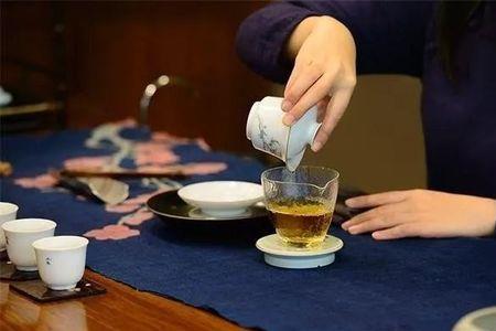 泡茶的人怎么称呼