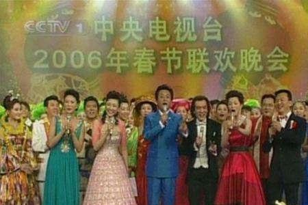 2012年春晚开场主持人