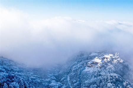 大雪出奇霁的霁意思是什么