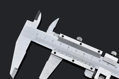 游标卡尺cm保留几位