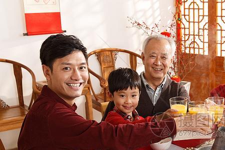 都是甚么人在婚礼上吃团圆饭