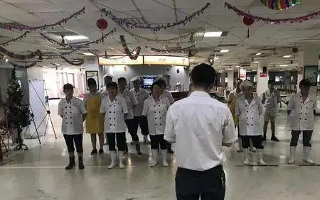 餐饮新同事加入怎么开会