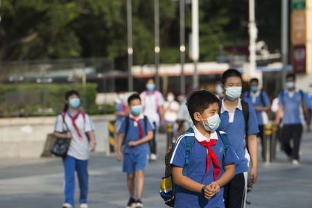 小学春季下午几点放学