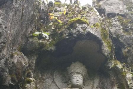 飞来岭下三生石是描写哪座寺庙