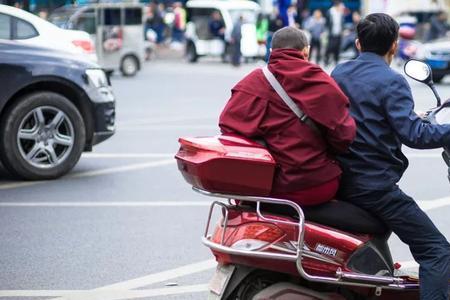 电动车加速的地方叫什么