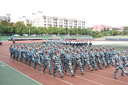 武汉纺织大学阳光校区军训吗