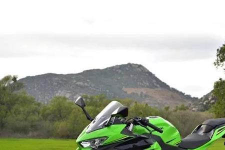 ninja400绿色配什么颜色头盔