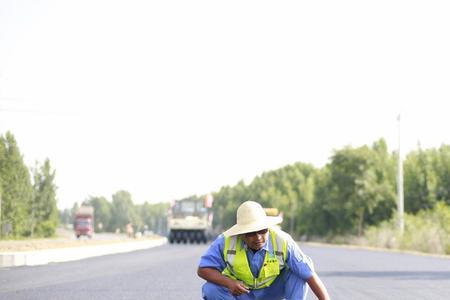 小区沥青路面平整度允许值