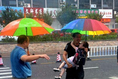 下雨被淋湿怎么关心朋友