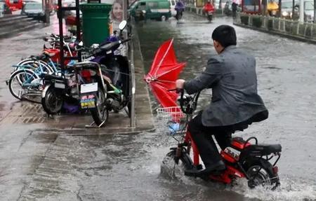 电动车淋雨会导致发动机损坏吗