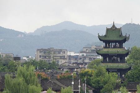 距自贡市最近的避暑古镇