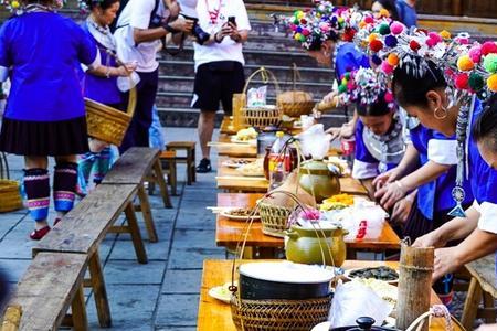 百家饭写出了百家饭的什么特点