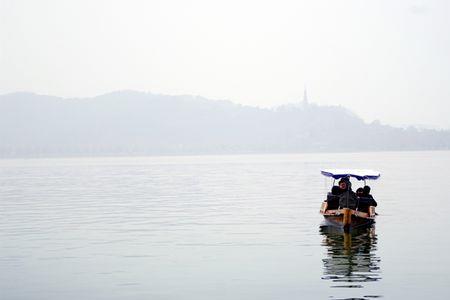 西湖几月是雨季