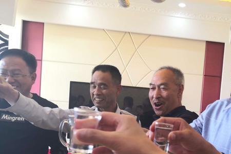 科室聚会护士敬酒说啥