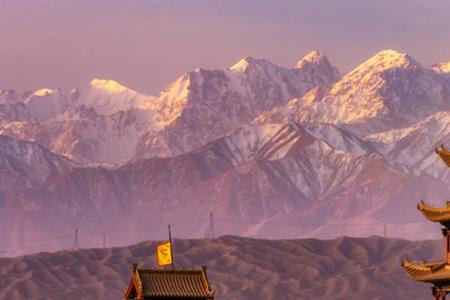 嘉峪关南有哪个山