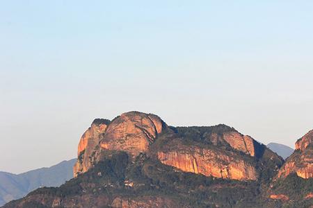 赤壁最高山多少米