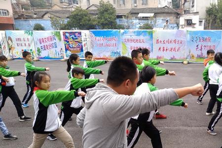 大学体育课木兰扇好过吗