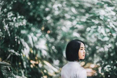 六十岁女人牵挂情人的表现