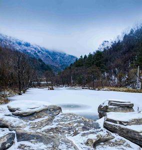 秦岭石头山怎么形成的