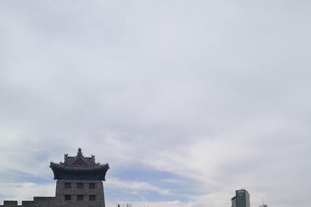 北京护城河是什么时候修建的