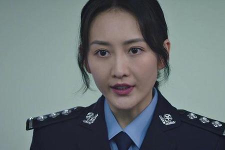 警察让警花假扮女朋友电视剧