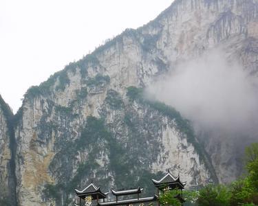 清江大峡谷蝴蝶岩需要爬山吗