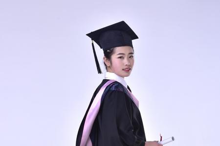 冬天学士服里面搭什么衣服