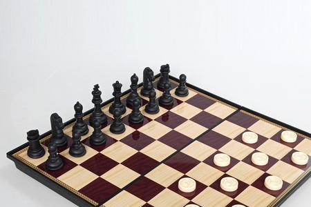 国际象棋和围棋哪个技术含量高