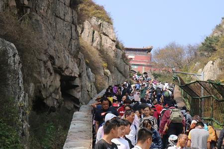 第一次爬泰山登顶了怎么办