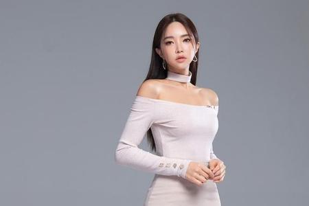 妩媚的女人什么意思