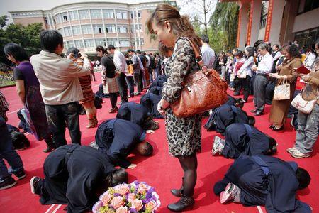 父母给女儿成人礼送什么礼物