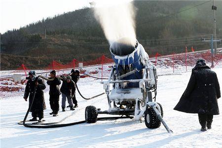 人造滑雪场是什么材料