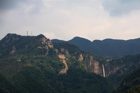 来龙山的意思