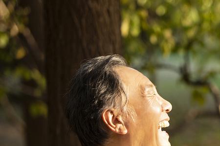 75岁老人同居不结婚合法吗