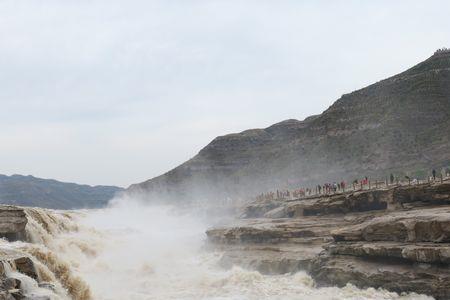 气势澎湃什么意思