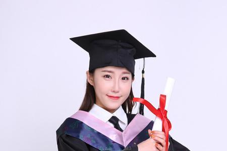 经管学院的学士服是什么颜色的