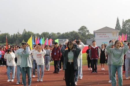 九峰职业学校必须住校吗