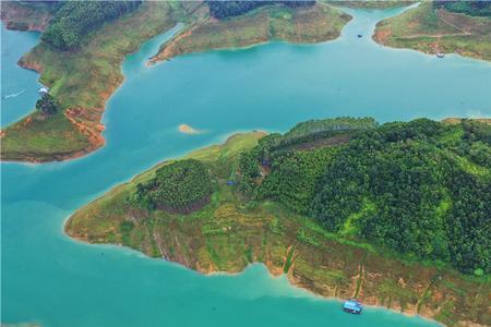 万峰湖在重庆哪里